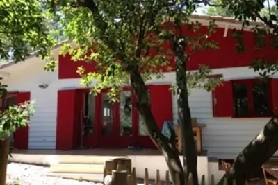 Image de Villa, Style Chalet Dans Les 44 Hectares