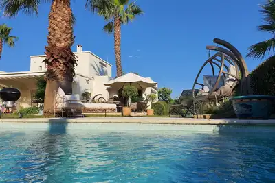 Image de Superbe villa andalouse, sur 3. 000 m2 de jardins, piscine chauffée