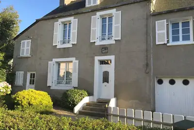 Image de Idéalement située quartier du port proche des plages et de l’île Callot