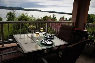 Image de Fabuleux Patio vue sur le canal principal de Table Rock Lake