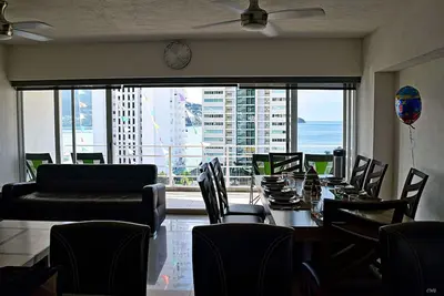 Image de Reste avec style et confort, à côté de tout, Votre Maison à Acapulco!