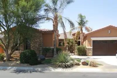 Image de Venezia - Piscine chauffée / Spa - Grande histoire moderne unique - 3br, 3 Ba 3100 Sq. Ft