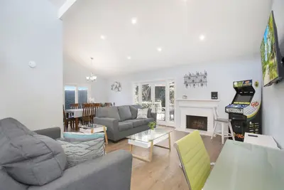Image de This house is a 4 bedroom(s), 2 bathrooms, located in Laguna Niguel, Ca.