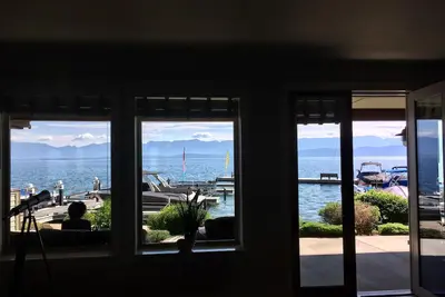 Image de Condo de luxe au bord du lac Montana