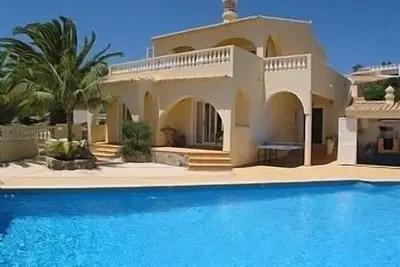 Fabuleux Sud Face Villa 3 Chambres Avec Tres Grande Piscine Chauffee