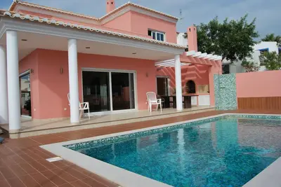 Villa de 4 chambres avec vue sur la mer, piscine privée et à 4 km de la plage