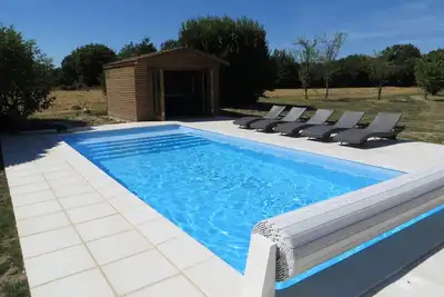Image de Vallée de la Loire gite avec 2 hectares de terrain, au sud face à la piscine et des terrasses privées