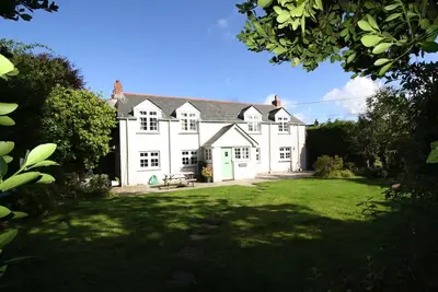 Image de Cottage traditionnel de 3 chambres à la périphérie de Rock, North Cornwall, Uk