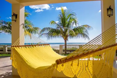 Image de Luxury Beachfront - Ola Popoyo - 5 Br \/ 4Bath De loin la meilleure maison à Popoyo
