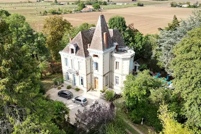 Image de Bourgeoise élégante Chateau Situé dans le Centre de ses propres Parkland