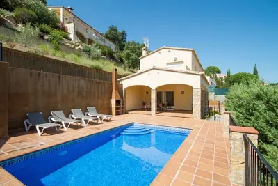Image de Club Villamar - Villa de famille pour 6 personnes avec piscine privée, plusieurs terrasses et une. . .