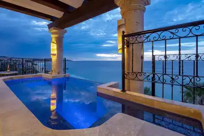 Image de Magnifique Penthouse de Prestige, la plage - 5000 S. F. De Pure ciel! !