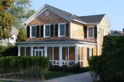 Image de Charmante maison de charme dans le village de Bellport - Enregistrement # 2018-101