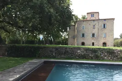 Image de Château XIIe rénové, luxe, charme, confort, piscine, 15 mn mer, 25 couchages