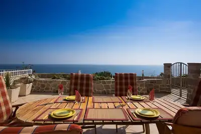 Image de Dubrovnik, moderne, spacieux, vue sur la mer, grande terrasse, barbecue, parking privé gratuit