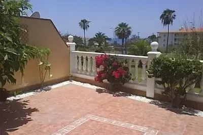 Image de Un grand appartement bénéficiant d'une grande piscine commune et d'une connexion Wi-Fi gratuite