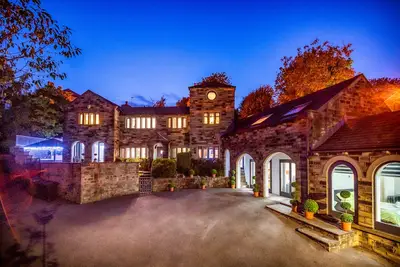 Image de Incroyable Hen Party Cottage & Family House pour 12 personnes avec bain Ă remous