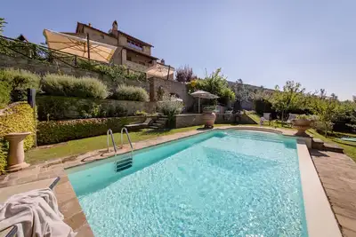 Image de Magnifique villa au pied de Cortona piscine privée et vue carte postale