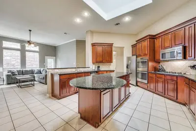 Image de Amélioré 3br, 2ba Maison entièrement meublée à West Frisco