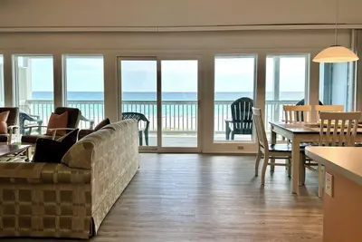 Image de Bonita Beach Condo Unit 19, 3 Br / 3Ba, Directement sur la plage, pour 8 personnes