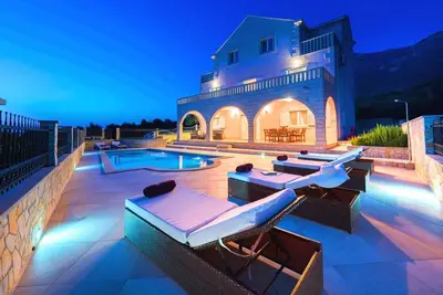 Image de Charmante villa en pierre avec 4 chambres et piscine privée