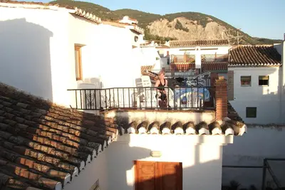 Image de Maison de charme, joli village, avec une grande piscine, jardins, vue sur la terrasse, WiFi
