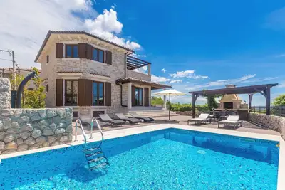 Villa Cavallo avec piscine et vue mer