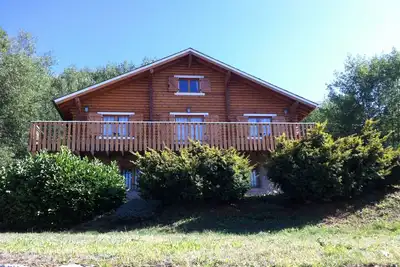Image de Chalet Scandinave Sur Terrain Clos Arbore Plein Sud, Vue Panoramique