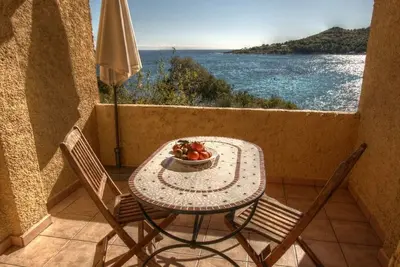 Image de Studio for 2 people, 1st floor sea view, with direct access to the beach