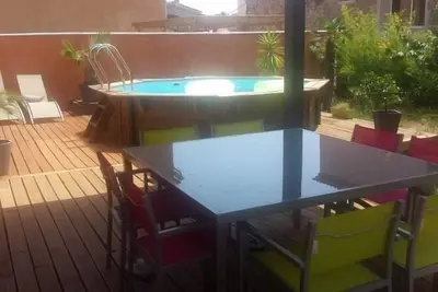 Image de Maison Individuelle Avec Piscine Bois
