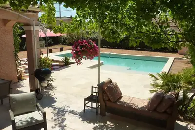 Image de Maison \"la vie en rose\" avec piscine privée et chauffée