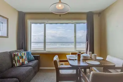 Image de 'Dock Cousteau' Condo 3ème étage, 6 couchages, piscine, sauna, vue imprenable!