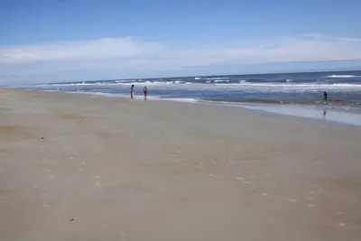Image de Ormond Beach. . . Oceanfront. . condo rez de chaussée