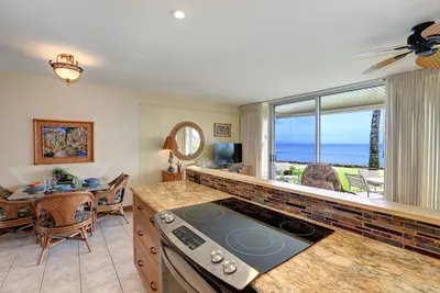 Image de Condo 2 chambres, coin à 20 pas de la plage. . . Oceanfront!