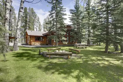 Folk Tree Lodge - Une escapade unique en cabane en rondins