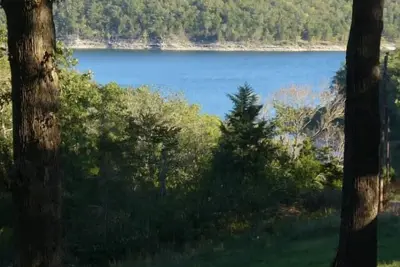 Image de Lakefront 5 Br House - Calme, abordable, spacieux et relaxant