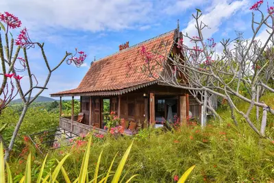 Image de Basuki, Maison en bois romantique dans la retraite de Sumberkima Hill