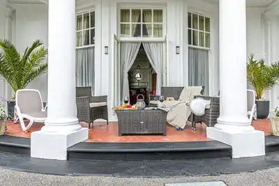 Image de Appartement Venezia, Rez-de-chaussée spacieux, terrasse couverte, jardin et vue sur la mer