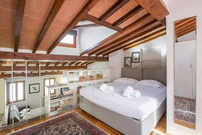 Image de Bohémienne Penthouse à Santa Croce, Florence centre, Wi-Fi, laveuses, Ac