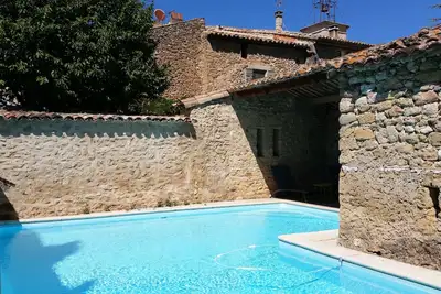 Bergerie de charme à quelques minutes de Lourmarin avec piscine et A\/C