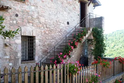 Image de Maison à Macerino dans les vertes collines de l'Ombrie
