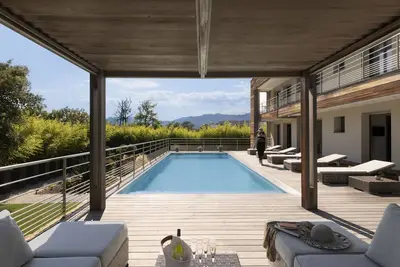 Image de Maison contemporaine 5*, plage à pied, piscine chauffée, 10/12 personnes.