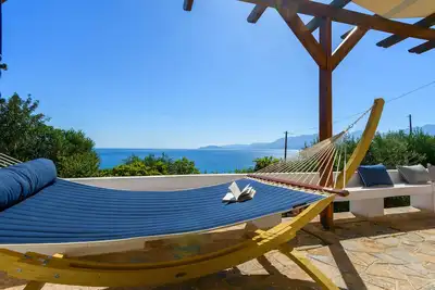 Image de Une villa calme, vue jardin et mer