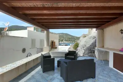 Image de Appartement indépendant avec terrasse vue mer dans le centre historique de Lipari