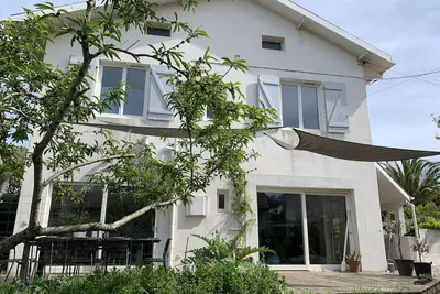 Image de Maison familiale proche de la plage avec Hossegor & Capbreton à 10 minutes à pied.