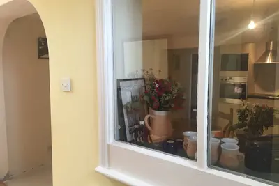 Image de Appartement spacieux avec accès à la terrasse surplombant Showgrounds
