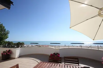 Image de Appartement penthouse de prestige avec vue sur la mer