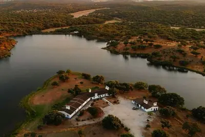 Image de Sources - L'essence de l'Alentejo avec un lac privé