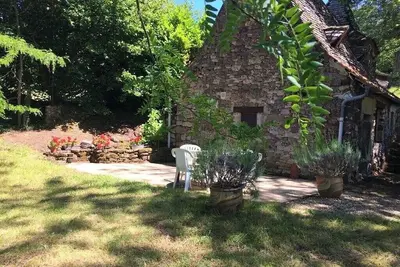Image de Fairytale Cottage rénové sur Belle & idyllique 60 Acre Périgord Noir immobilière