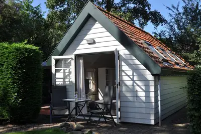 Image de gîte indépendant avec terrasse privée, à 250 mètres du centre de Schoorl